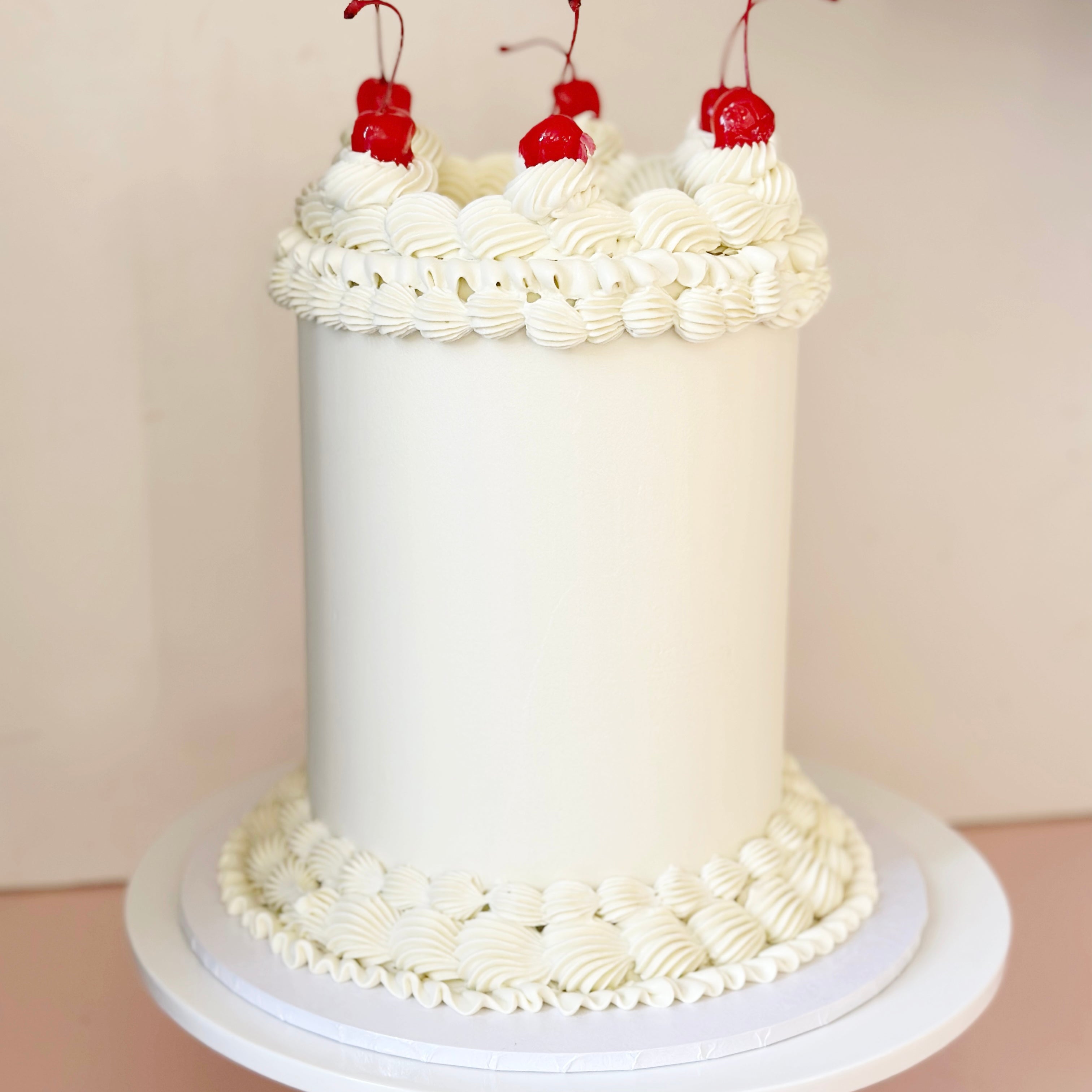 6" 3x layer vintage circle cake 